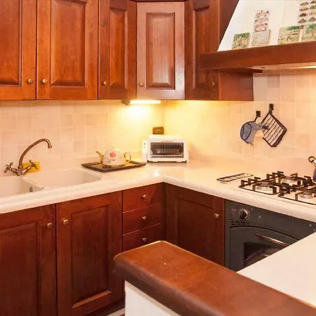 Caerano Di San Marco Sleeps 2 Air Con